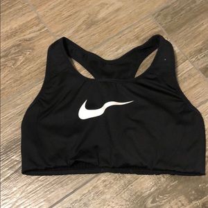 black nike sports bra